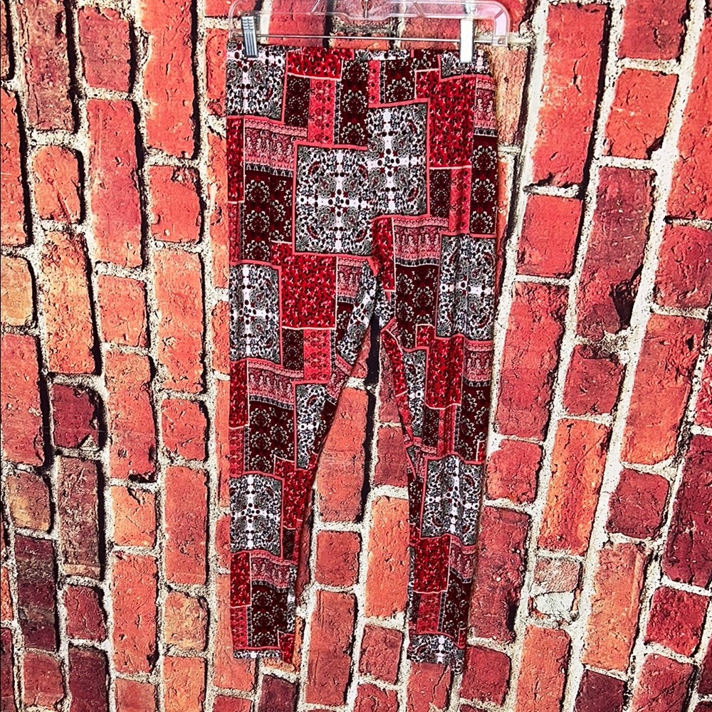 Bobbie Brooks Ladies' Red Patchwork Floral Leggings Large